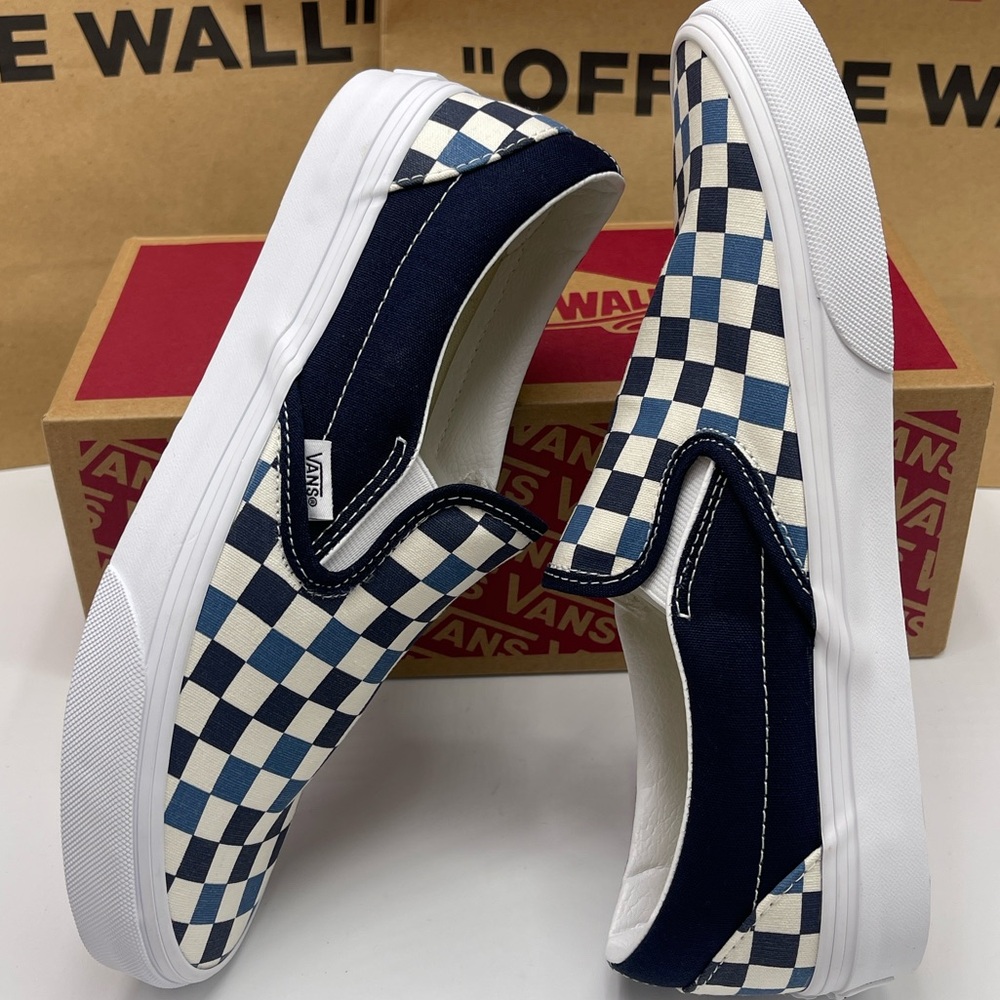 Vans WMNS Blue Checkerboard Classic Slip-On
Tri-Tone Check Navy
VN000D5PBX9 - Picture 4 of 16